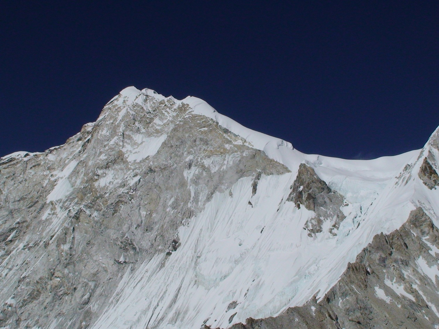 BARUNTSE EXPEDITION (7129M) + MERA PEAK (6476M)